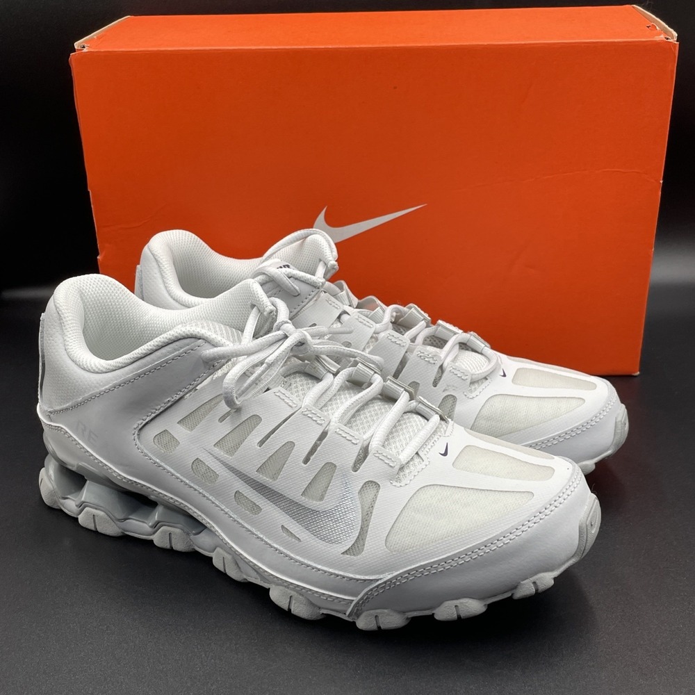 Nike Reax 8 TR Sneakers Shoes White Gray Silver Womens Size 10 (IO2400-004)‎ NEW